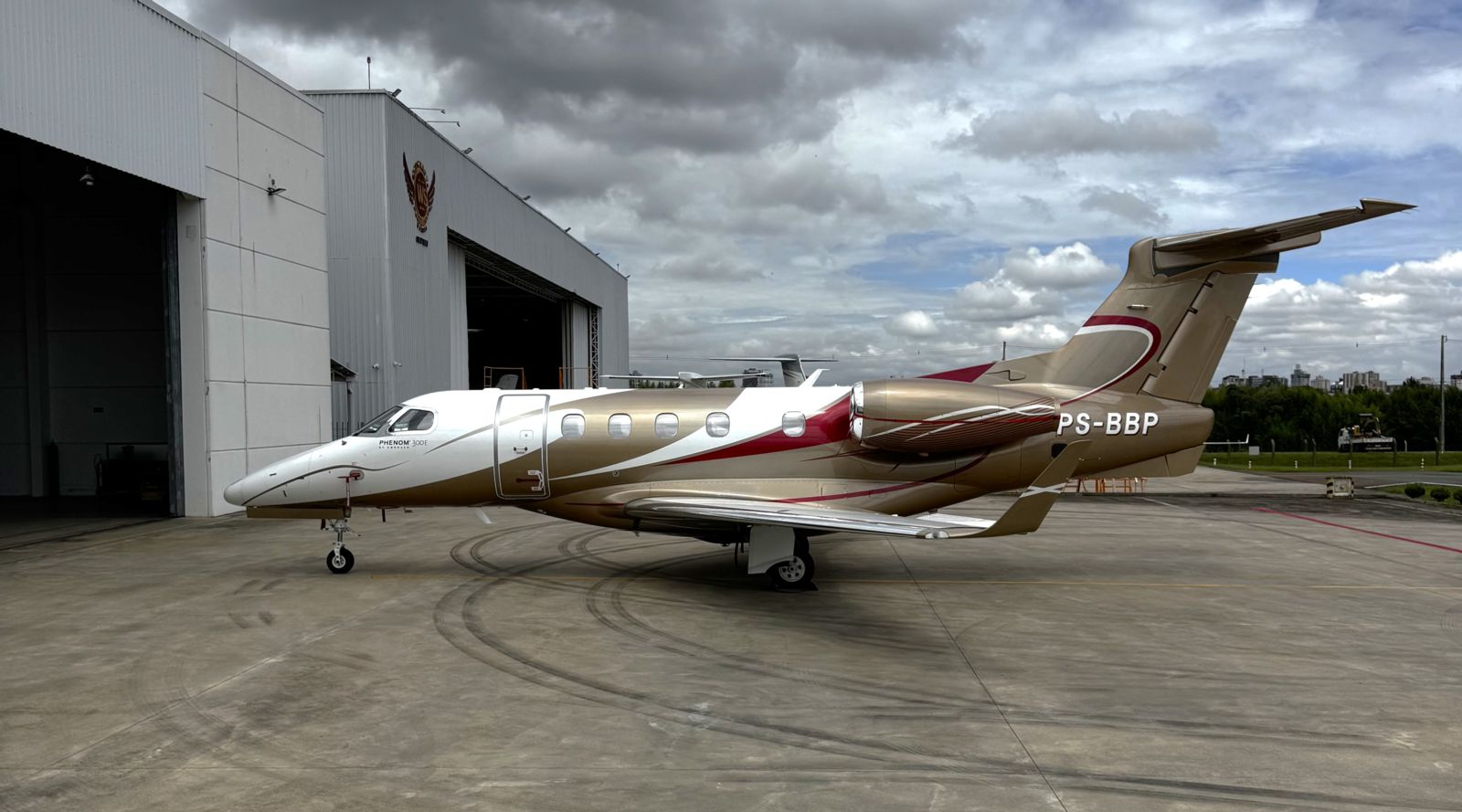 Embraer Phenom 300-300E S/N 50500458 for sale | feature image