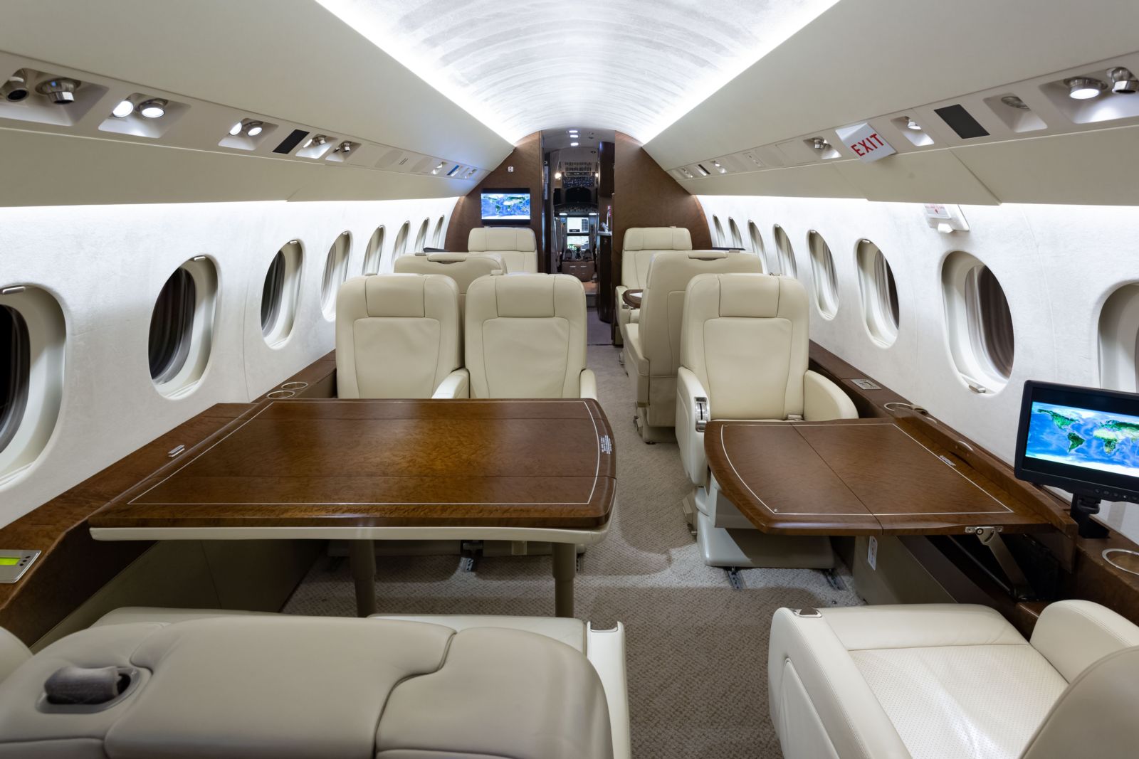 Dassault Falcon 2000LX  S/N 186 for sale | gallery image: /userfiles/files/specs/F2000LX/int%20face%20fwd.jpeg