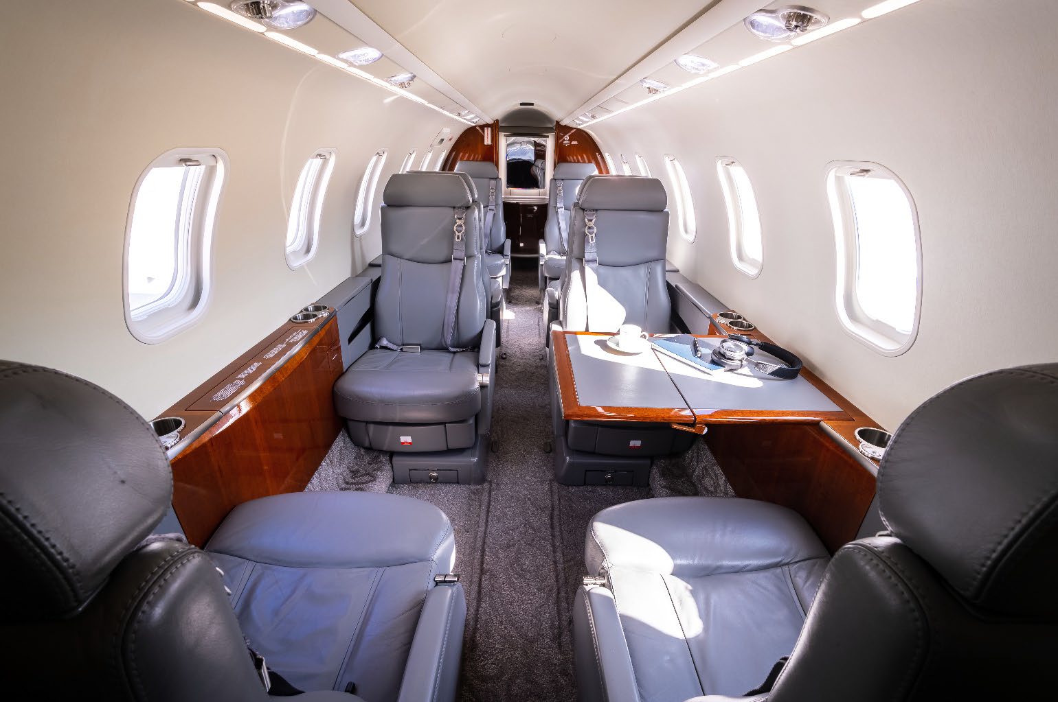 Bombardier Learjet 45XR  S/N 319 for sale | gallery image: /userfiles/files/specs/GV/319pic3.jpg