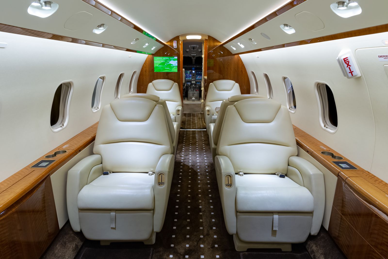 Bombardier CL 300  S/N 20413 for sale | gallery image: /userfiles/images/20413/bfp_2747.jpg