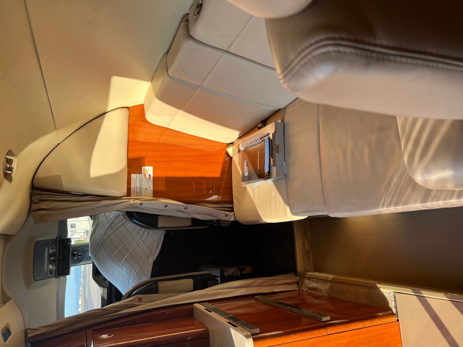 Embraer Phenom 300  S/N 50500262 for sale | gallery image: /userfiles/images/262/photo%2021-09-23%2017%2034%2044.jpg
