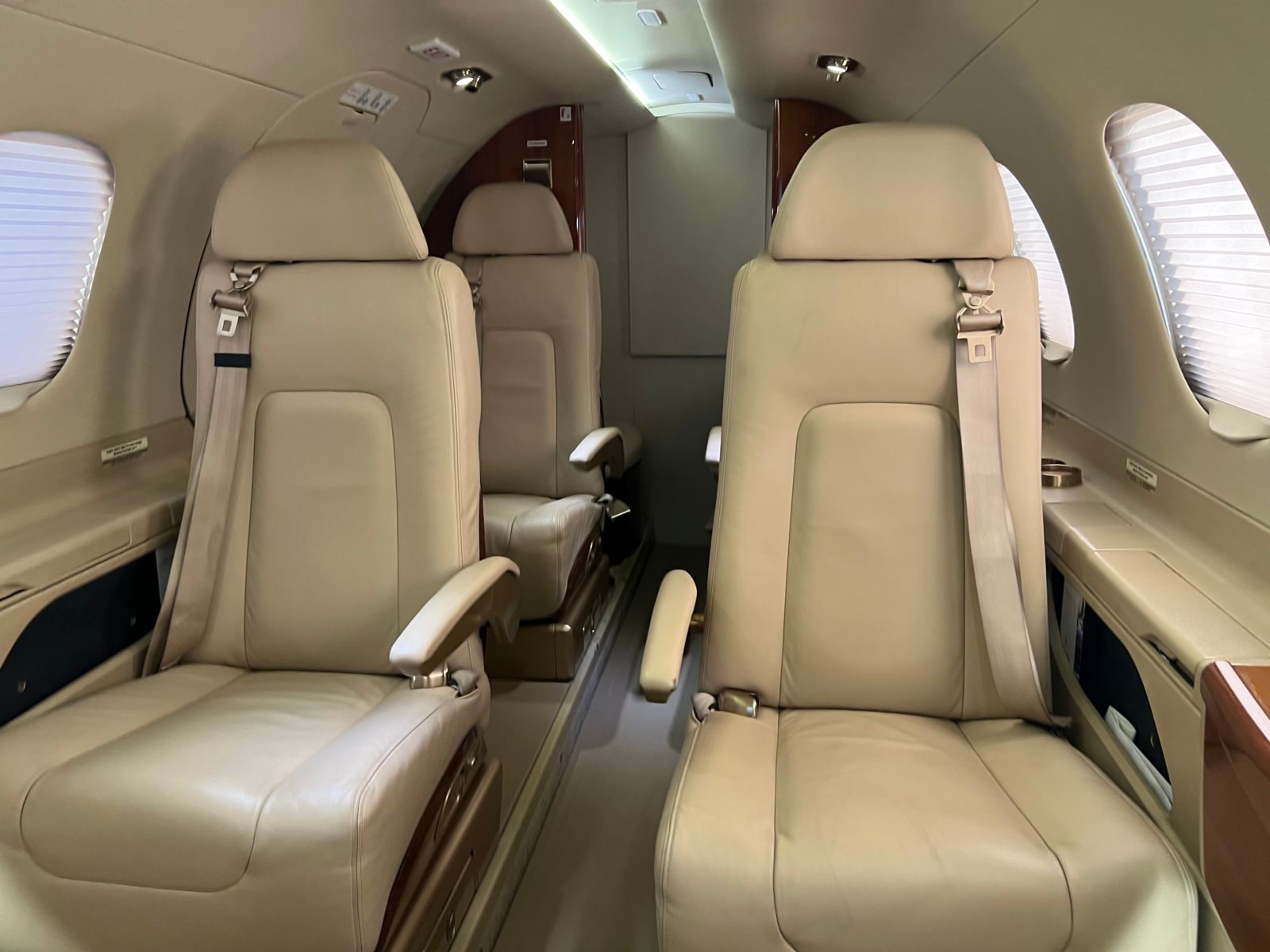 Embraer Phenom 300  S/N 50500262 for sale | gallery image: /userfiles/images/262/photo%2021-09-23%2017%2040%2020.jpg