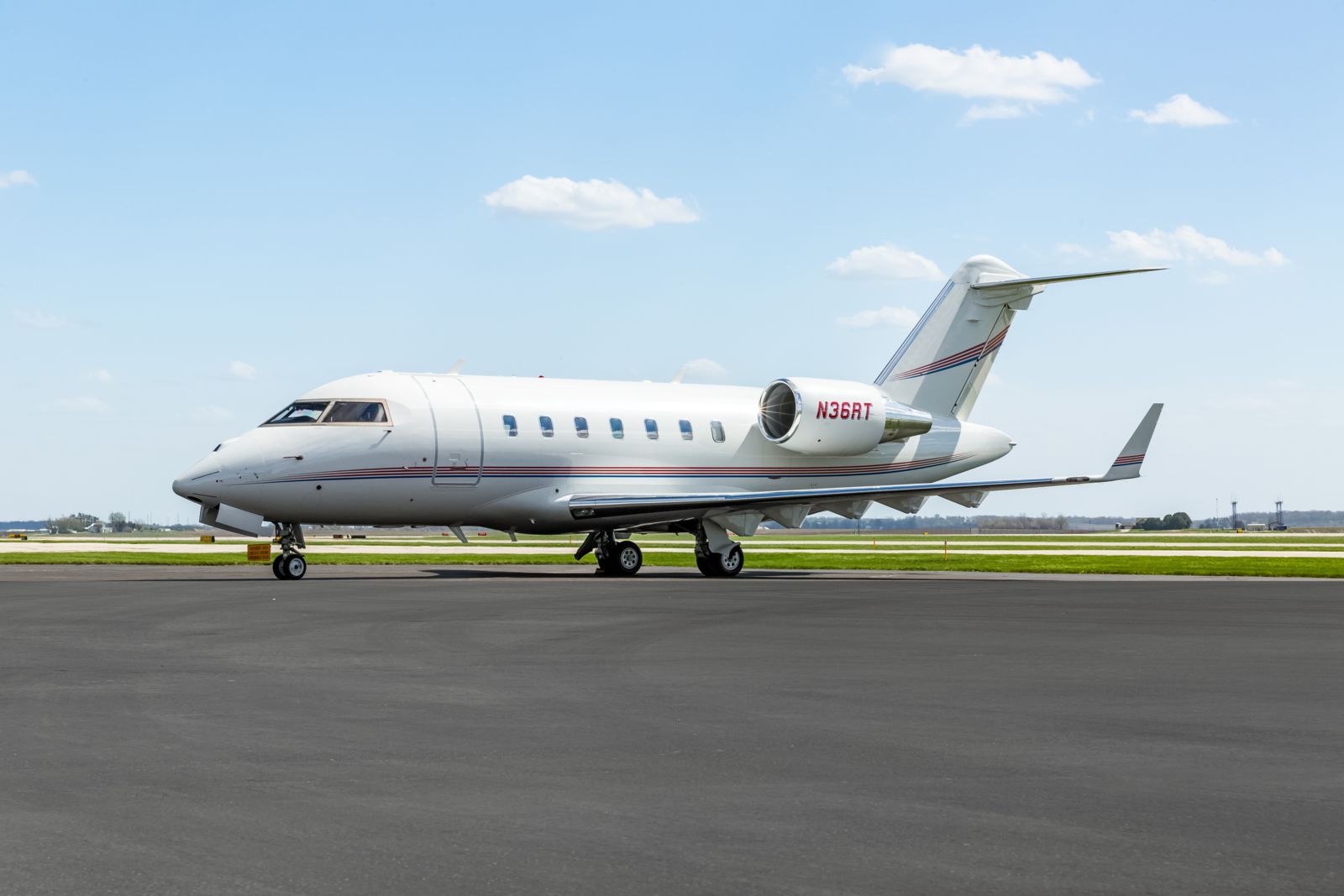 Bombardier CL 605 S/N 5800 for sale | feature image