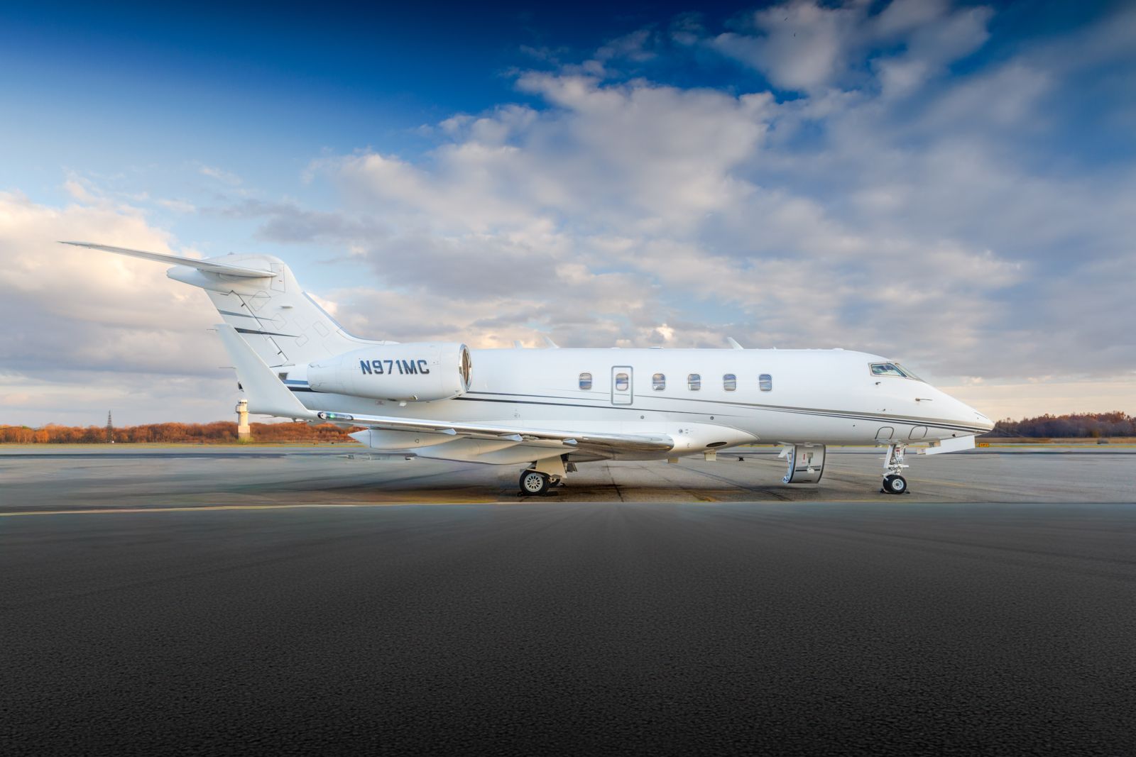 Bombardier CL 300  S/N 20126 for sale | gallery image: /userfiles/images/CL300_SN%2020126/2.jpg