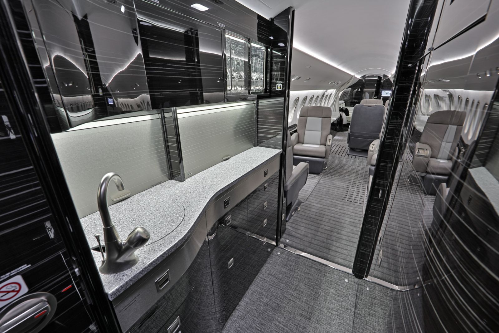 Dassault Falcon 7X  S/N 152 for sale | gallery image: /userfiles/images/F7X_sn152/galley.jpg