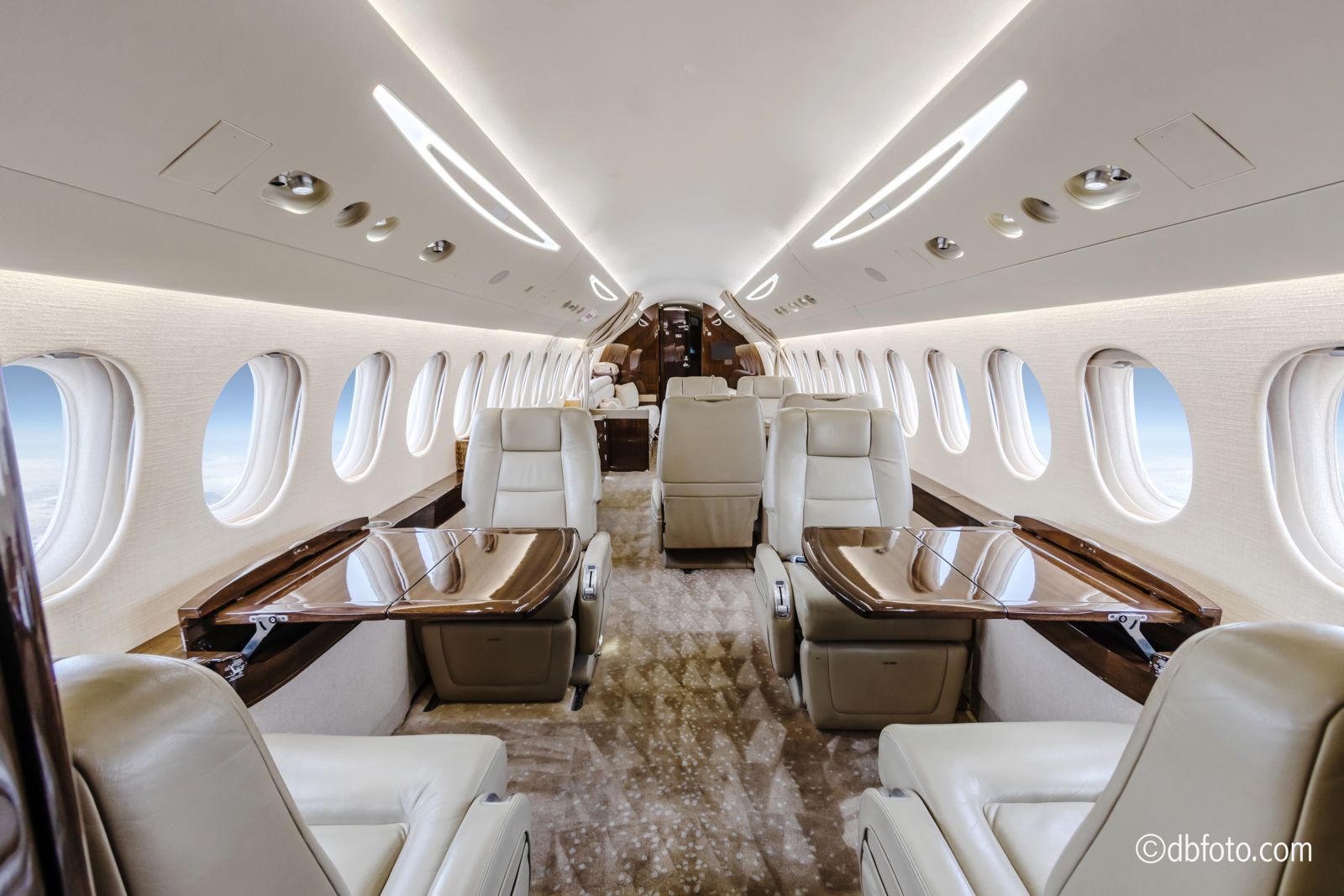 Dassault Falcon 7X  S/N 26 for sale | gallery image: /userfiles/images/F7X_sn26/cabin%20%C2%A9dbfoto10.jpg