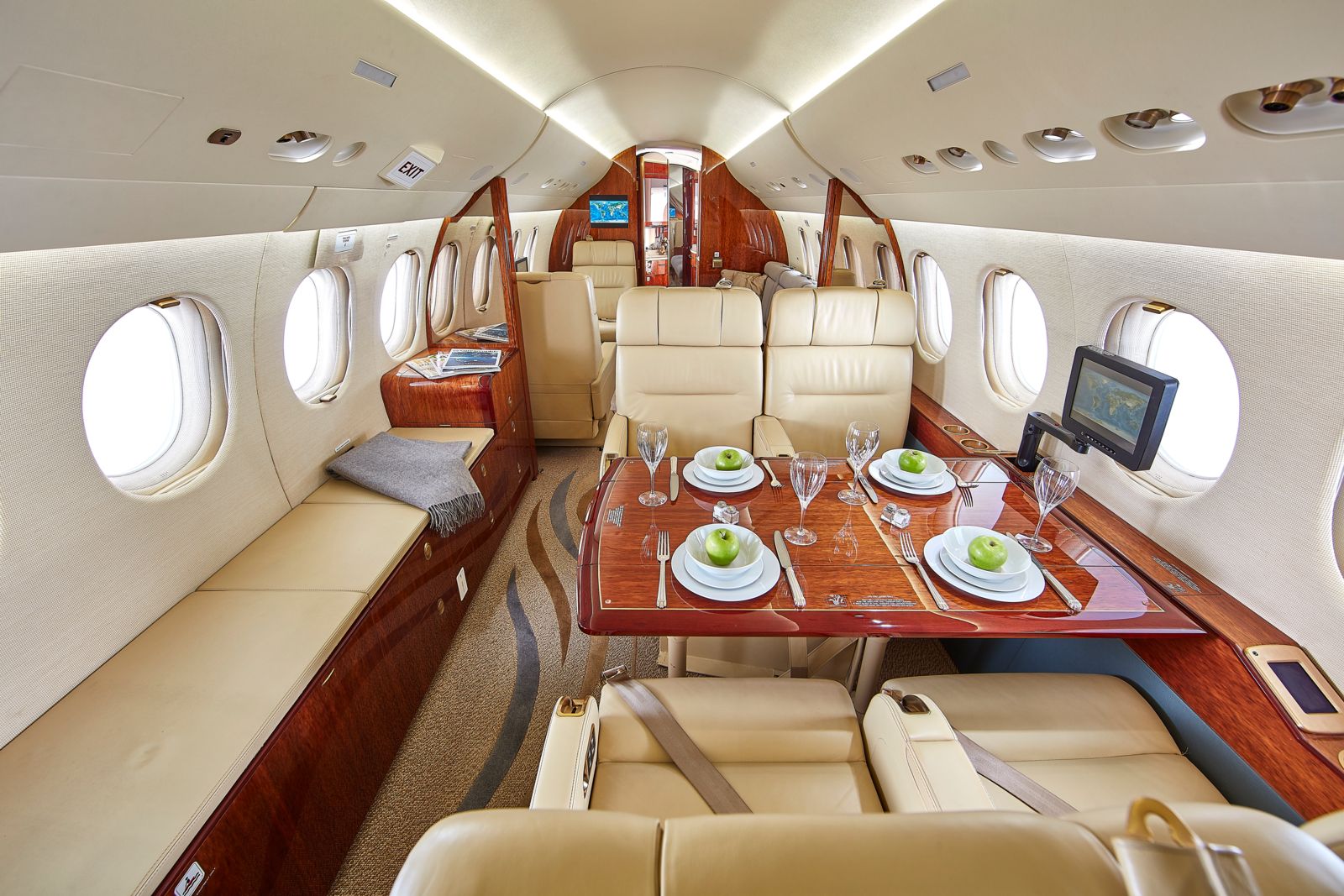 Dassault Falcon 7X  S/N 83 for sale | gallery image: /userfiles/images/F7X_sn58/ca_5937_gj_int_ca3_0073.jpg