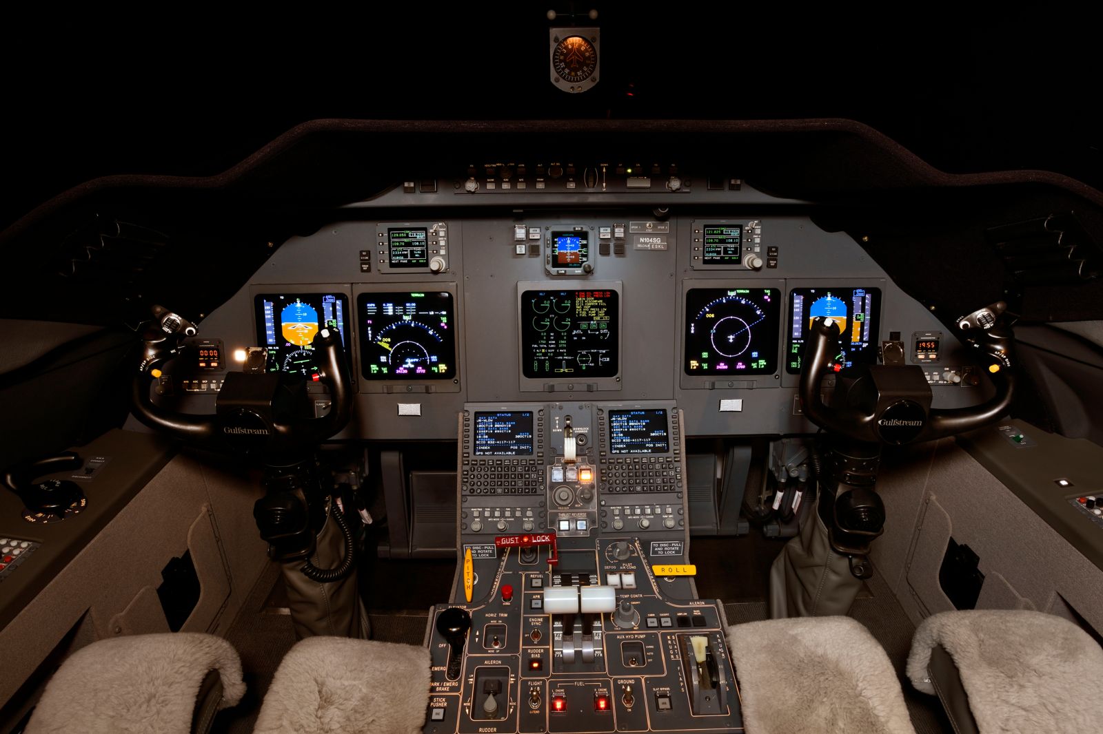 Gulfstream G200  S/N 212 for sale | gallery image: /userfiles/images/G200_SN212/cpt1a_300.jpg