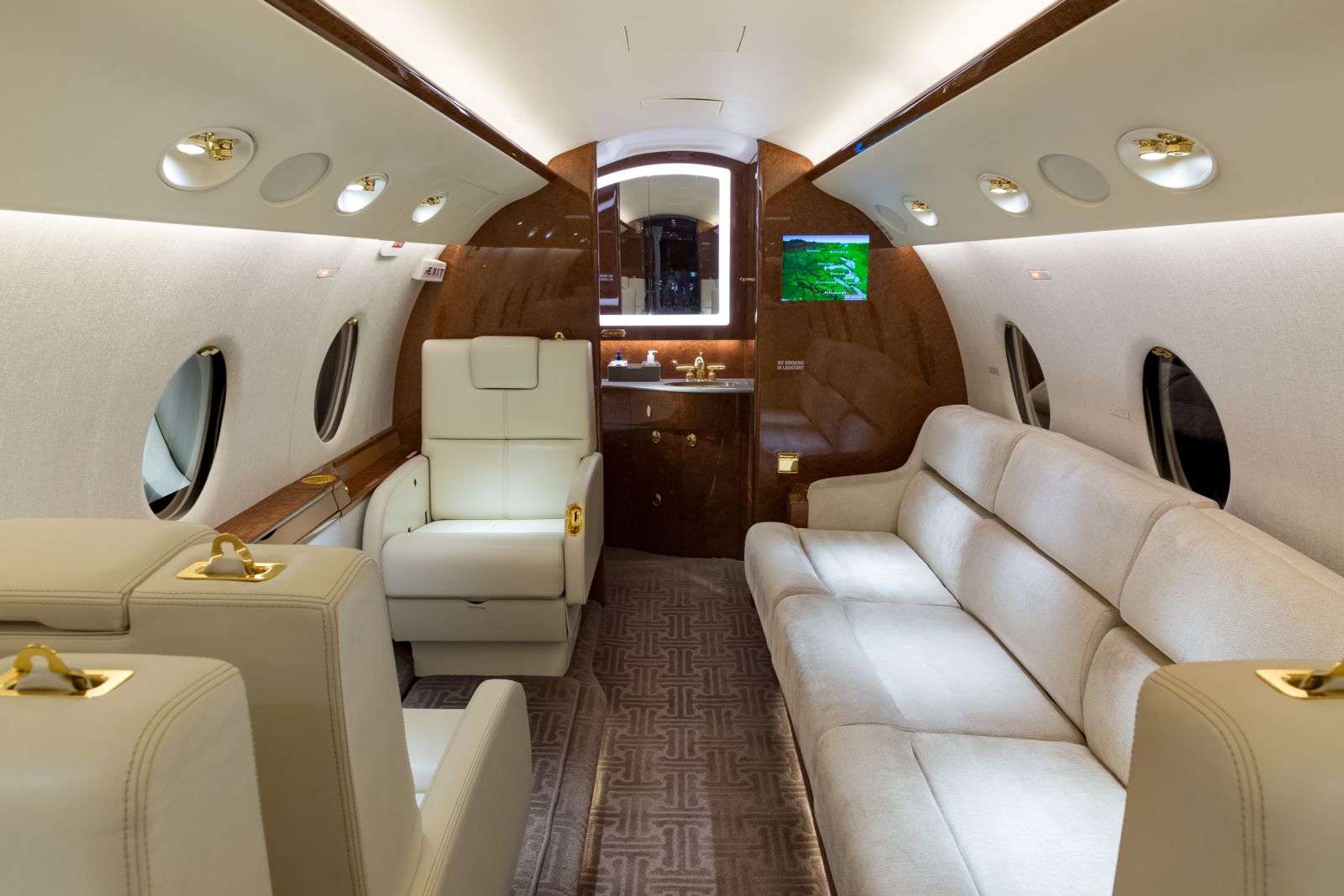 Gulfstream G200  S/N 170 for sale | gallery image: /userfiles/images/G200_sn170/bfp_8860.jpg
