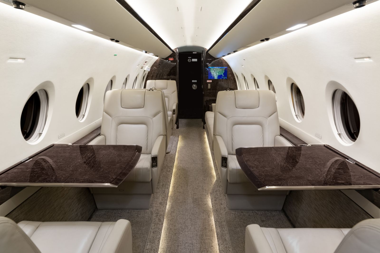 Gulfstream G280  S/N 2027 for sale | gallery image: /userfiles/images/G280_sn2027/bfp_0399e.jpg