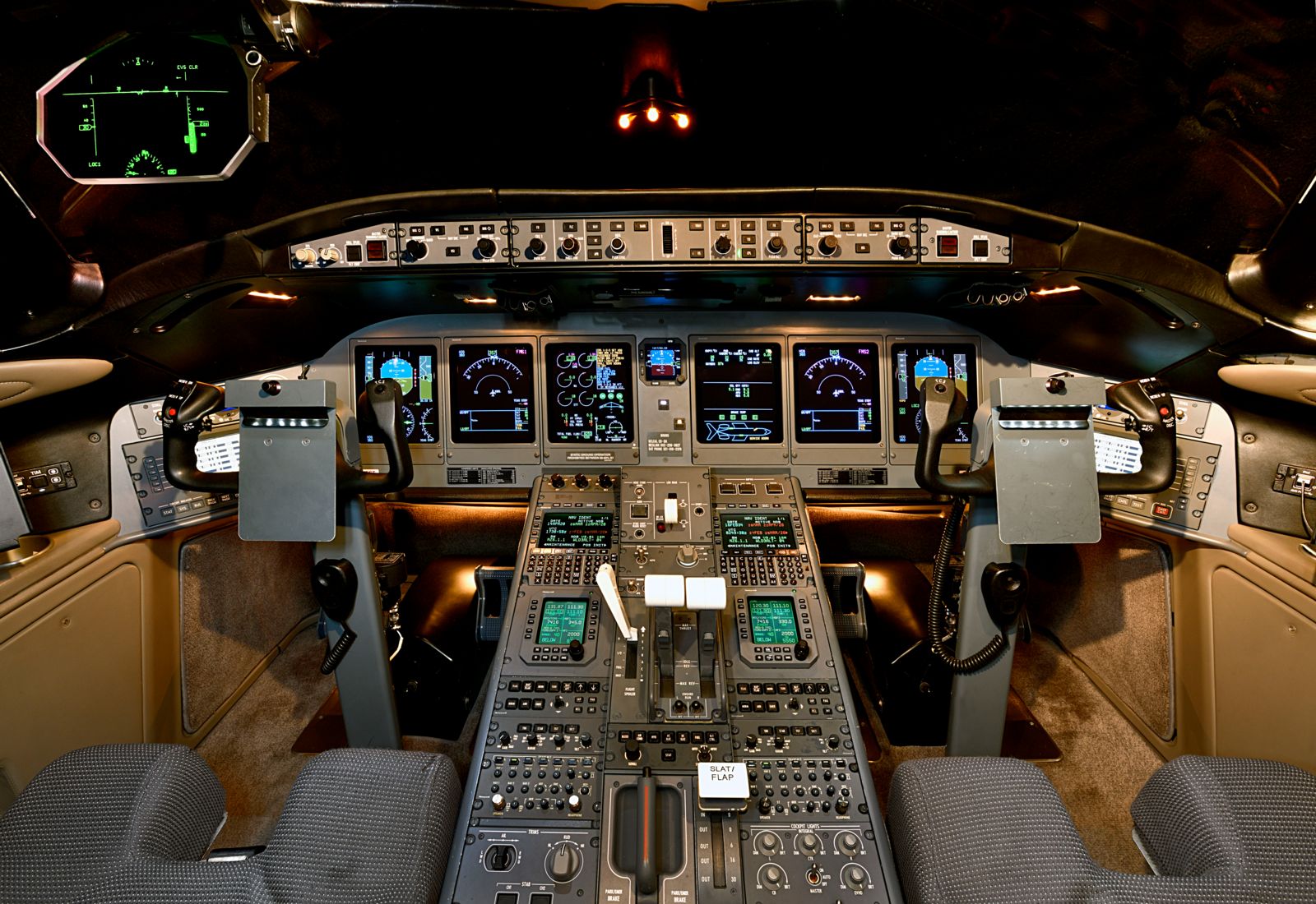 Bombardier Global 5000  S/N 9366 for sale | gallery image: /userfiles/images/G5000_sn9366/cockpit.jpg