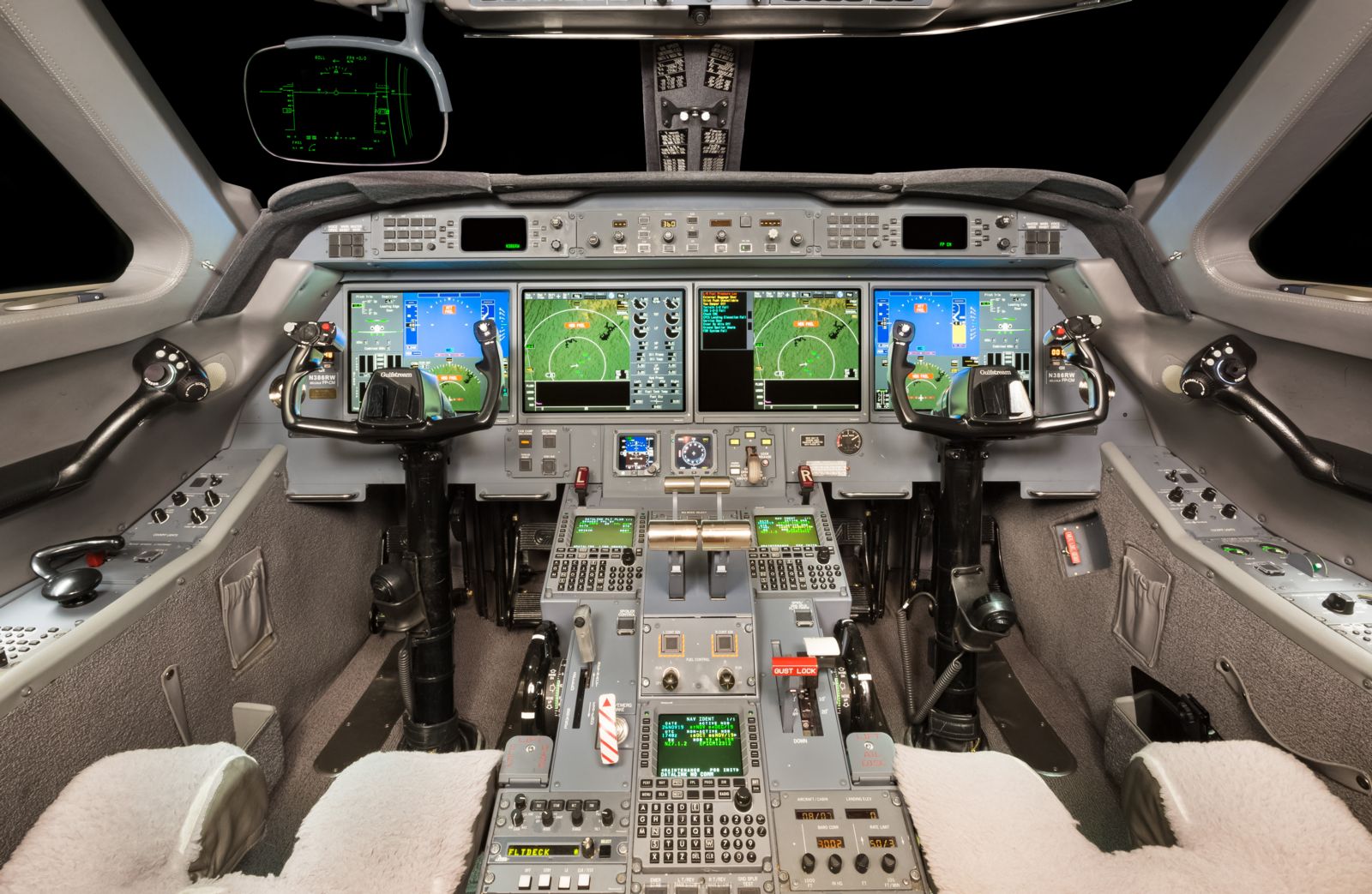 Gulfstream G550 gallery image /userfiles/images/G550_sn5370/cockpit.jpg. 