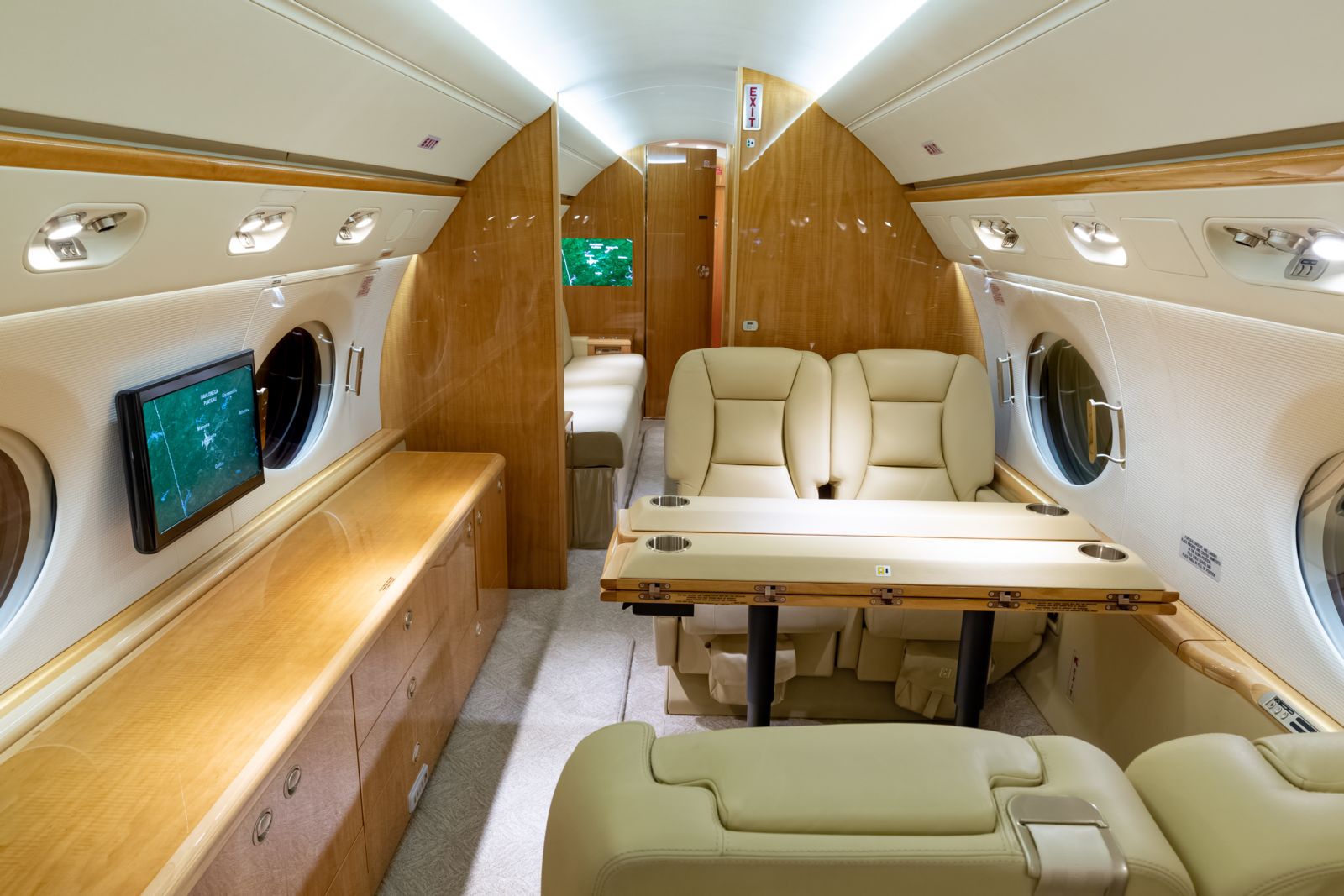 Gulfstream G550  S/N 5370 for sale | gallery image: /userfiles/images/G550_sn5370/mid%20aft.jpg