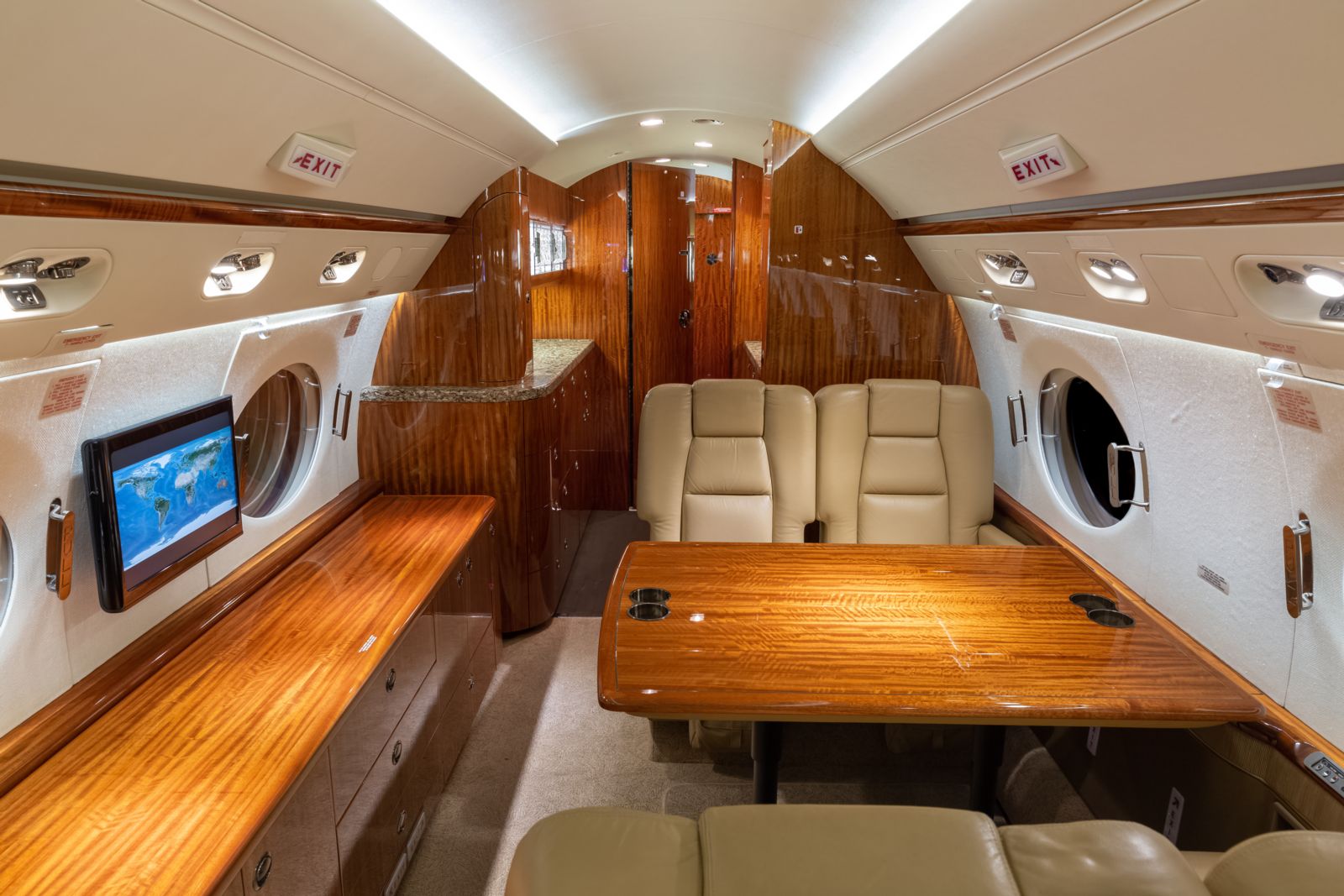 Gulfstream G550  S/N 5403 for sale | gallery image: /userfiles/images/G550_sn5403/aft%20aft.jpg
