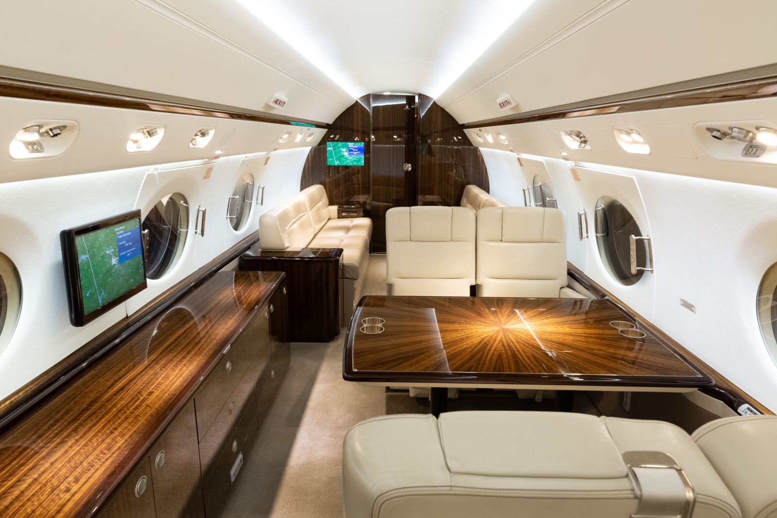 Gulfstream G550  S/N 5448 for sale | gallery image: /userfiles/images/G550_sn5448/mid%20aft.jpg