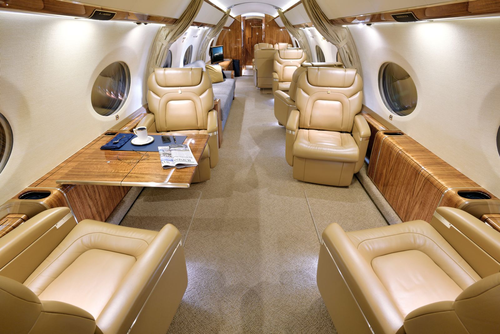 Gulfstream G650ER  S/N 6012 for sale | gallery image: /userfiles/images/G650_sn6012/fwd%20aft.jpg