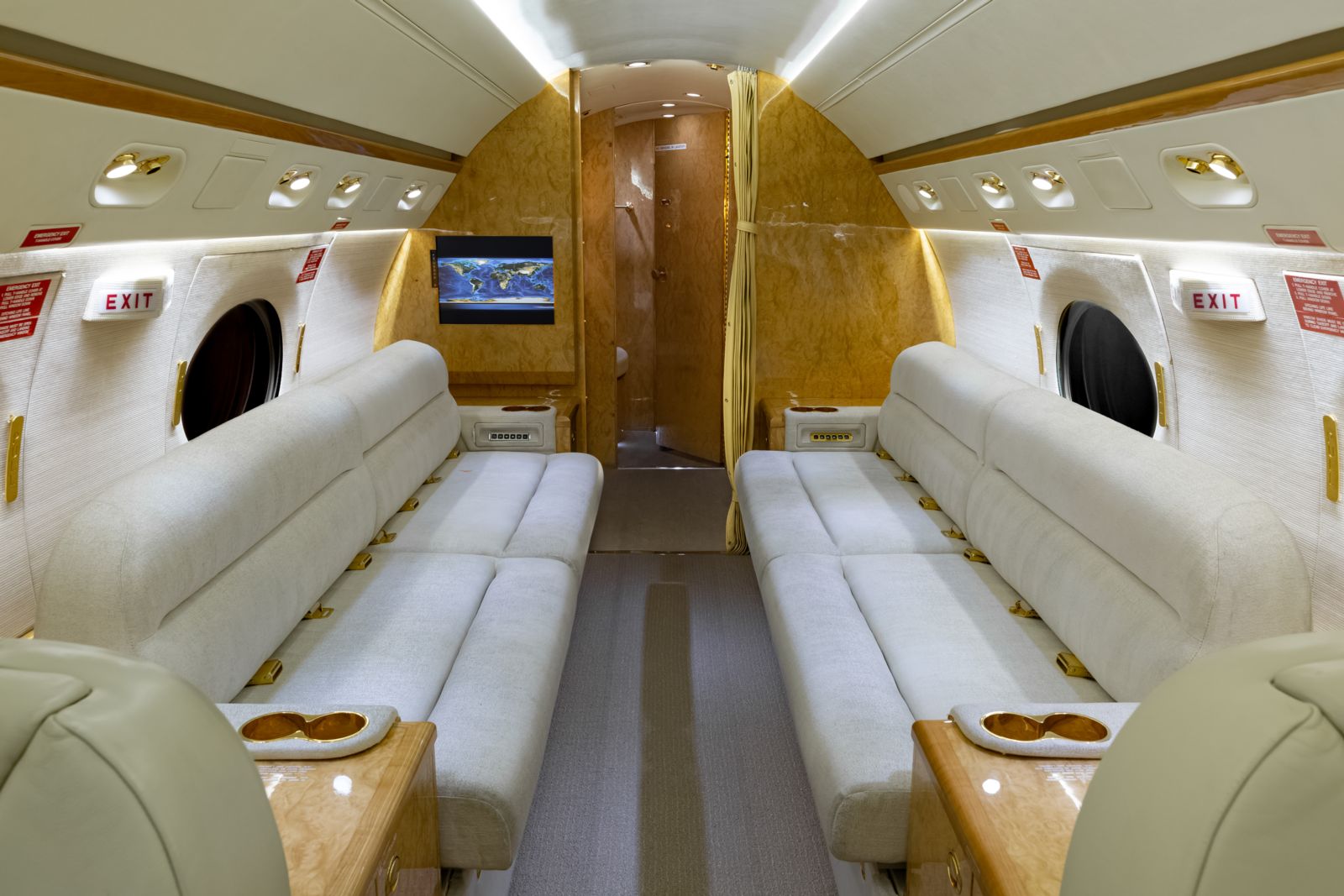 Gulfstream GIV  S/N 1117 for sale | gallery image: /userfiles/images/GIV_1117/bfp_3441.jpg