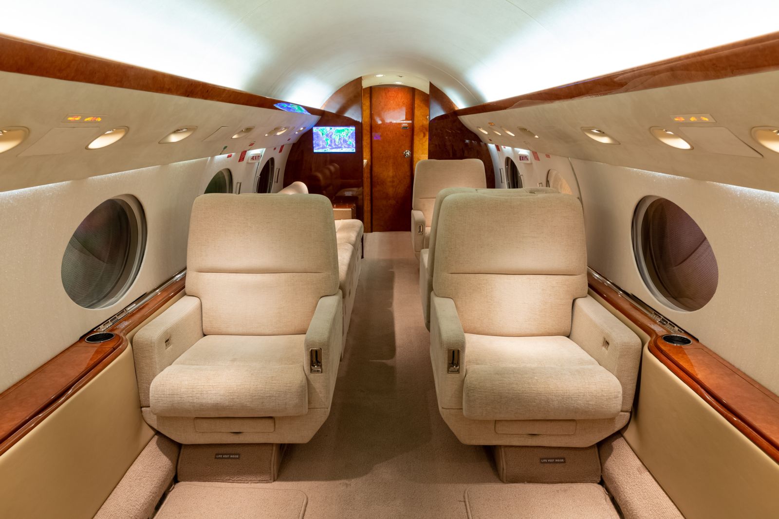 Gulfstream GV  S/N 537 for sale | gallery image: /userfiles/images/GV_sn537/mid%20aft.jpg