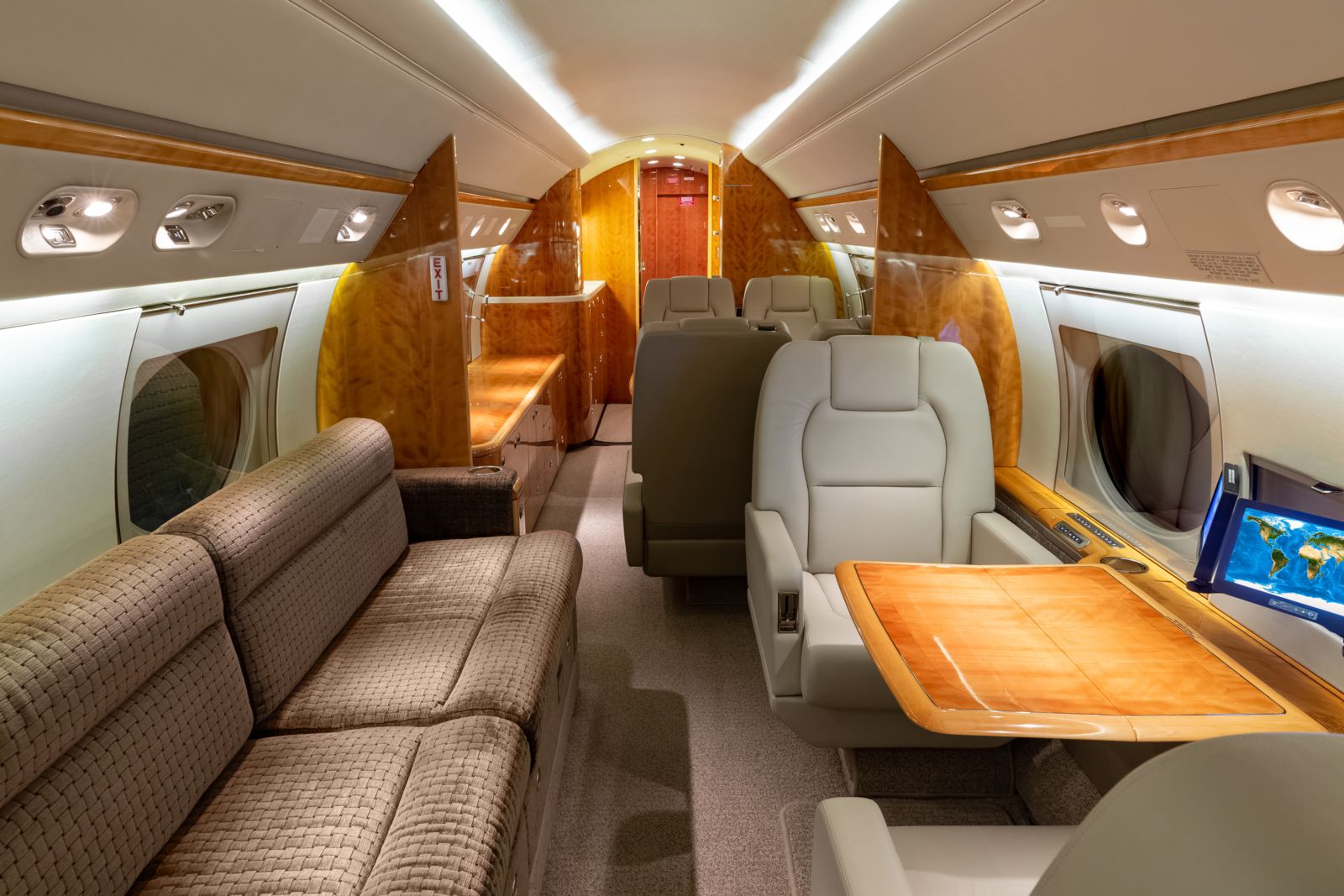 Gulfstream GV  S/N 616 for sale | gallery image: /userfiles/images/GV_sn616/mid%20aft%201.jpg