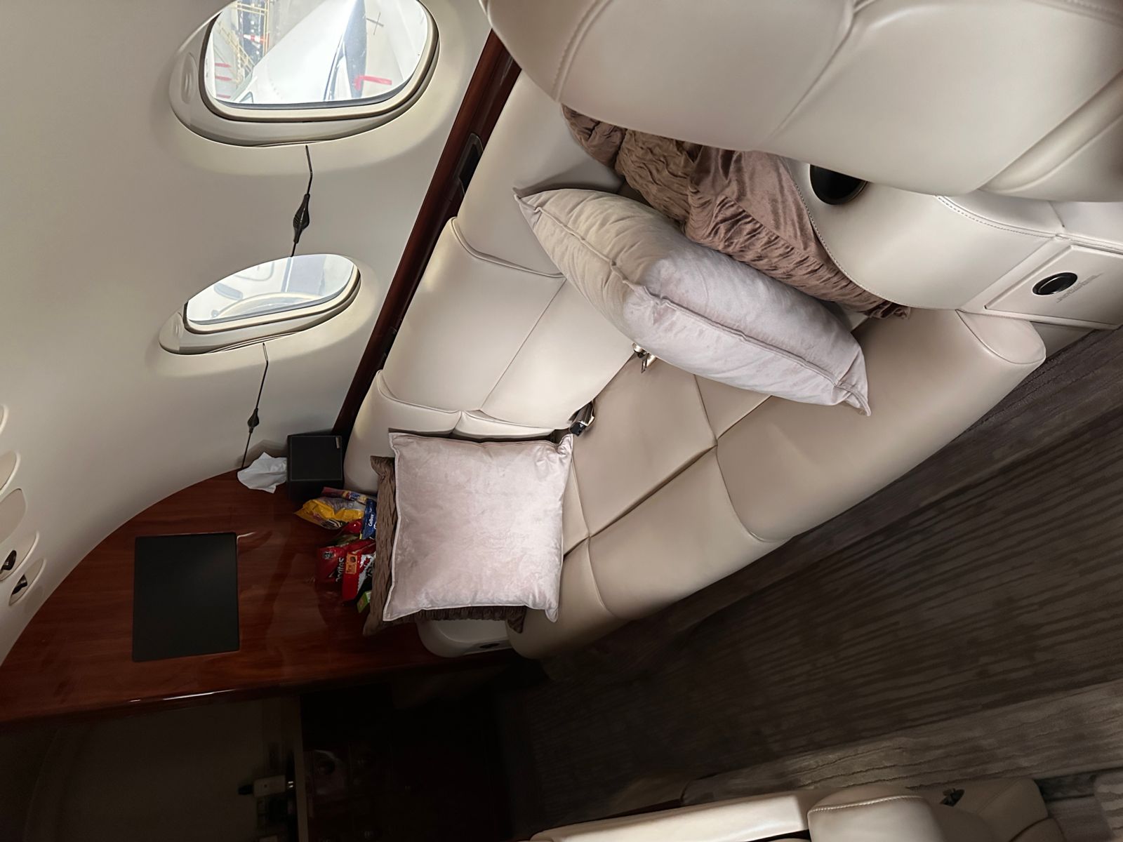 Hawker/Textron 900XP  S/N HA-0044 for sale | gallery image: /userfiles/images/HA-0044/photo%20mar%2006%202025%2C%2012%2018%2057%20pm.jpg