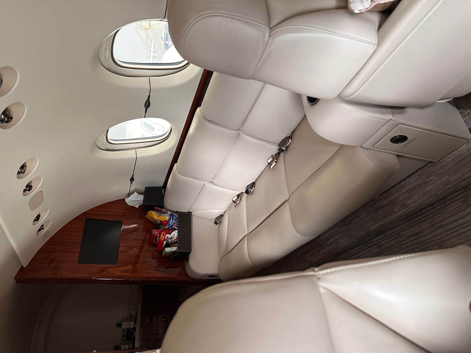 Hawker/Textron 900XP  S/N HA-0044 for sale | gallery image: /userfiles/images/HA-0044/photo%20mar%2006%202025%2C%2012%2022%2004%20pm.jpg