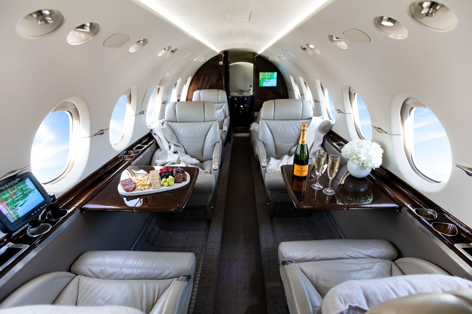 Hawker/Textron 900XP  S/N HA-0031 for sale | gallery image: /userfiles/images/Hawker900XP_sn31/n848tx%20int%203.jpg