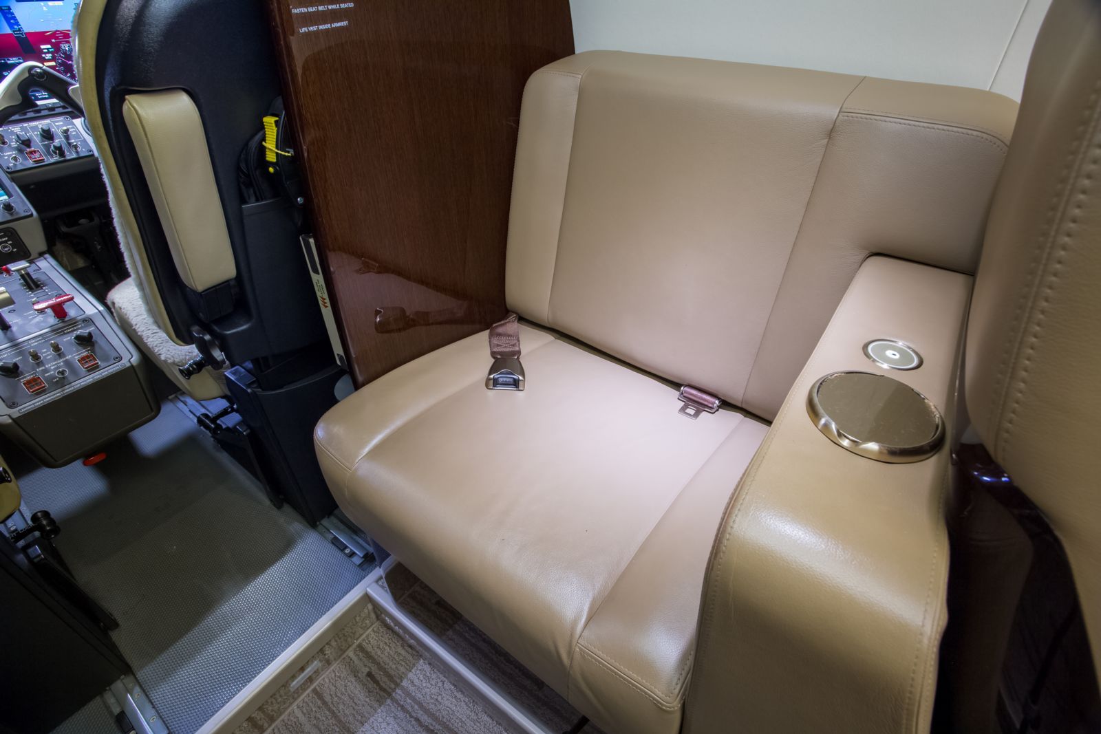 Embraer Phenom 100  S/N 50000397 for sale | gallery image: /userfiles/images/P100_sn397/divan%20seat.jpg