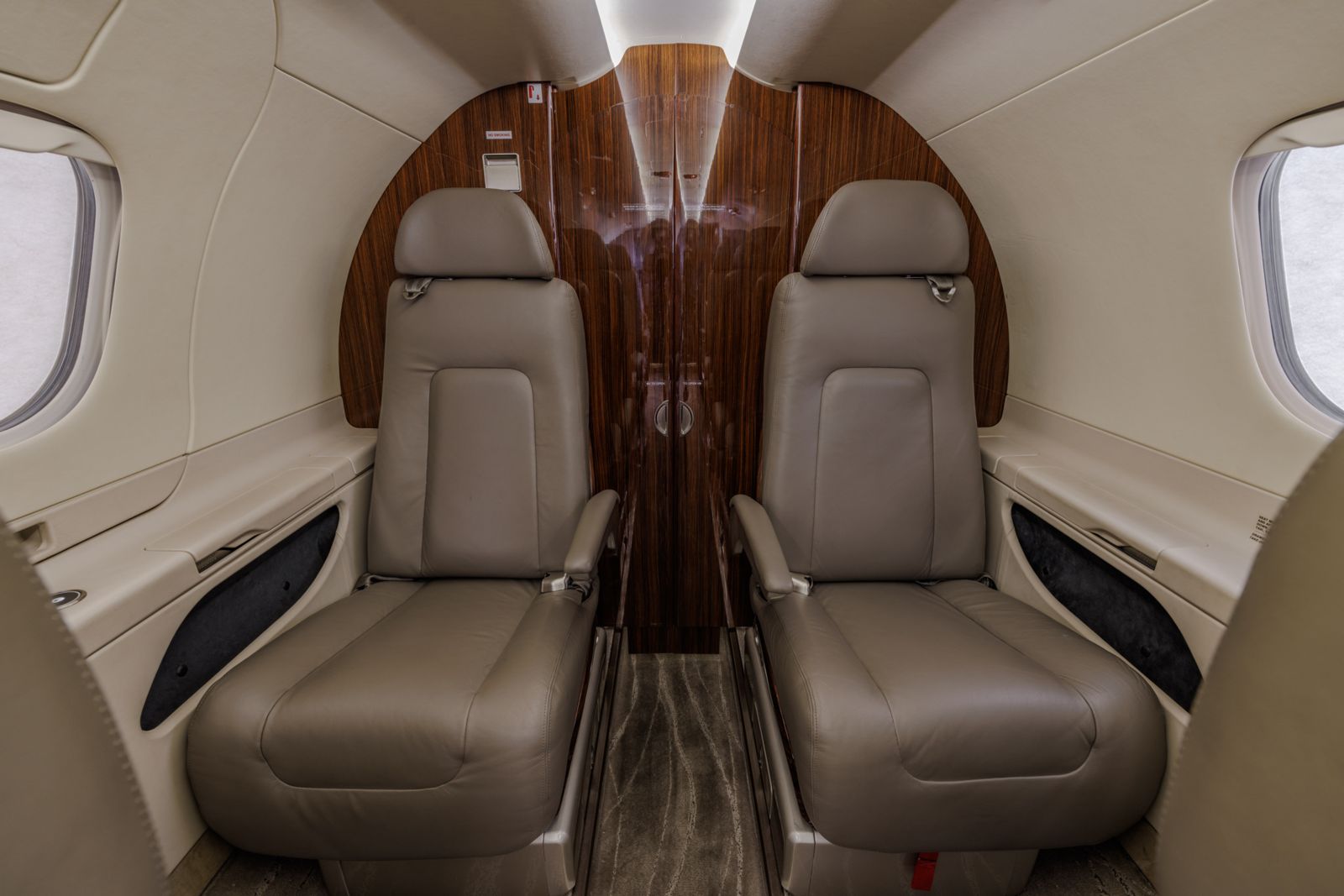 Embraer Phenom 300  S/N 50500191 for sale | gallery image: /userfiles/images/Phenom%20300%20SN%20191/n715de-webres-15.jpg