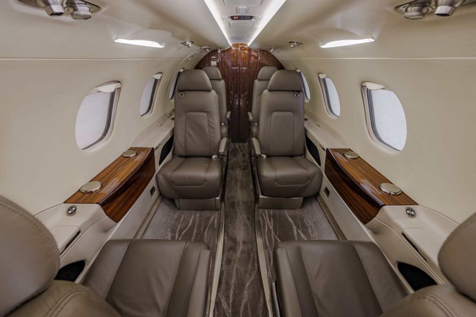 Embraer Phenom 300  S/N 50500191 for sale | gallery image: /userfiles/images/Phenom%20300%20SN%20191/n715de-webres-16.jpg