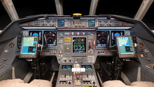Dassault Falcon 900EX  S/N 7 for sale | gallery image: /userfiles/images/aircraft-listing/F900EX_sn7/flight%20deck.jpg