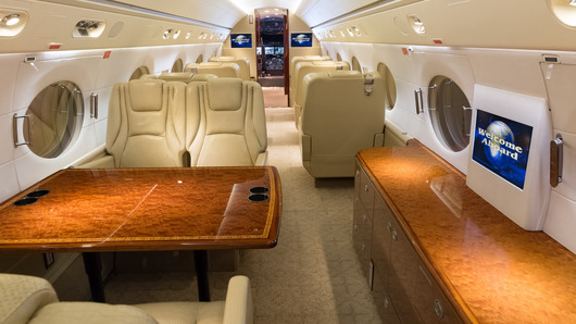 Gulfstream G550  S/N 5121 for sale | gallery image: /userfiles/images/aircraft-listing/G550_sn5121/mid%20fwd.jpg