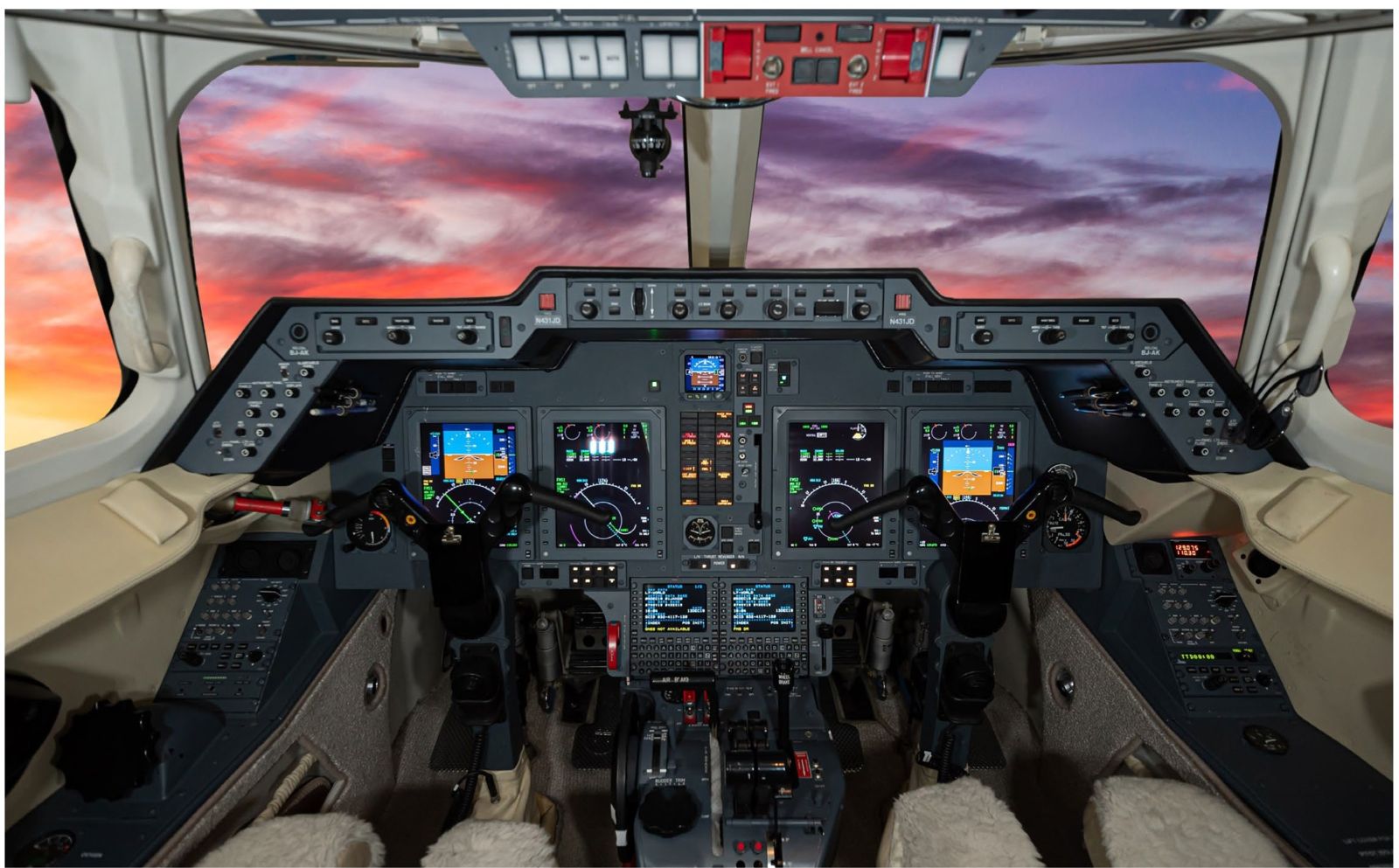 Hawker/Textron 900XP  S/N HA-0117 for sale | gallery image: /userfiles/images/aircraft-listing/_aircraft/Hawker%20900XP%20HA-0117/cockpit.jpg