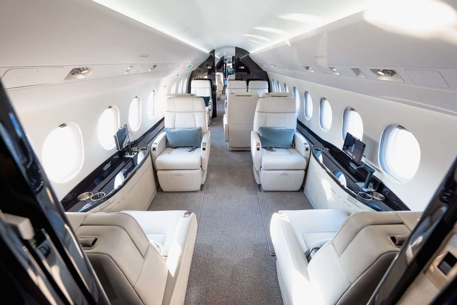 Dassault Falcon 2000LXS  S/N 370 for sale | gallery image: /userfiles/images/falcon%202000_ps-ara_interior_ago23-1.jpg