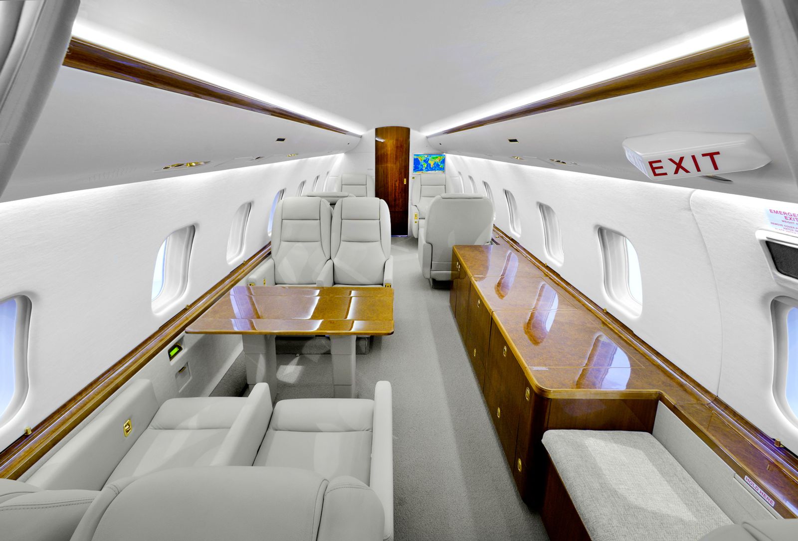Bombardier Global Express  S/N 9075 for sale | gallery image: /userfiles/images/global_express_sn9075/10bbb_aft_lookingfwd_mid.jpg