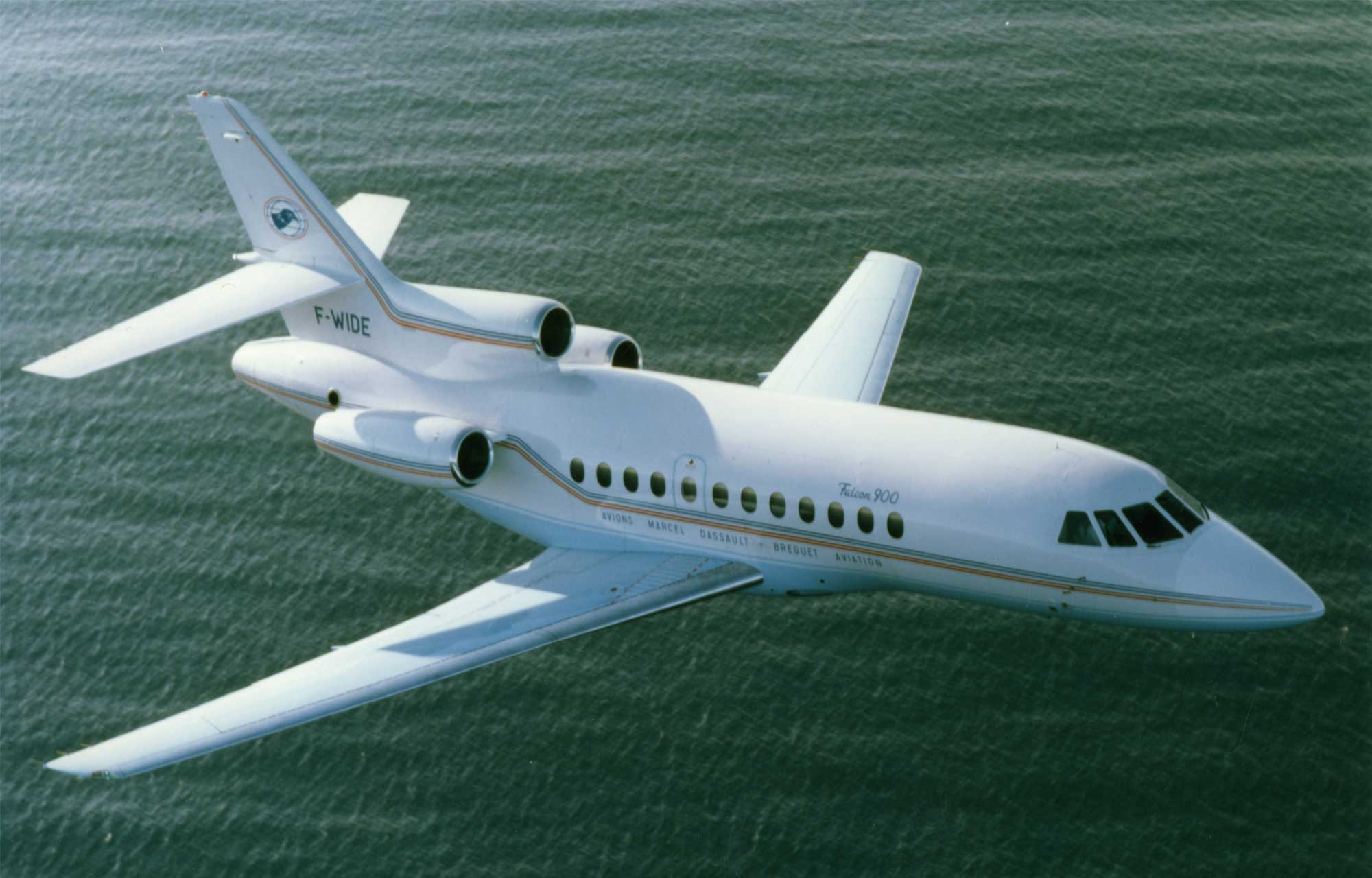 Related model: Dassault Falcon 900C